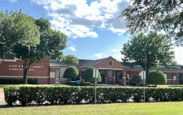 321 Fairway Meadows Dr, Garland, TX 75044 - view of building exterior
