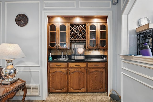 2606 N Carroll Ave, Southlake, TX 76092 - indoor wet bar featuring decorative backsplash
