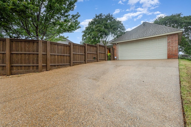 842 Turquoise Pt, Rockwall, TX 75032 - garage with fence