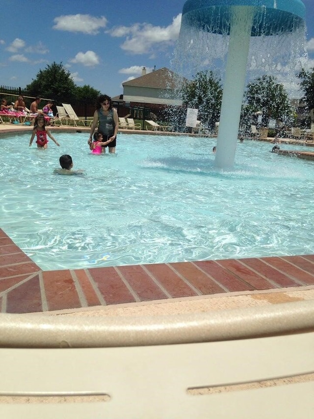 8505 Cactus Flower Dr, Fort Worth, TX 76131 - view of community pool