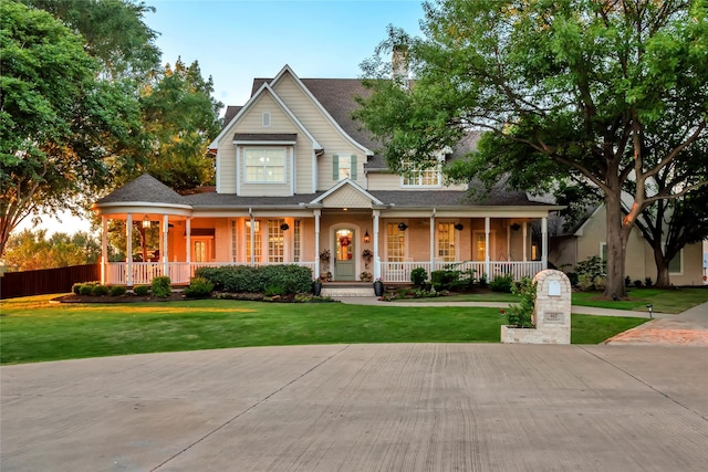 417 Windwood Ct, Mckinney, TX 75071 - view of front of property with covered porch and a front lawn