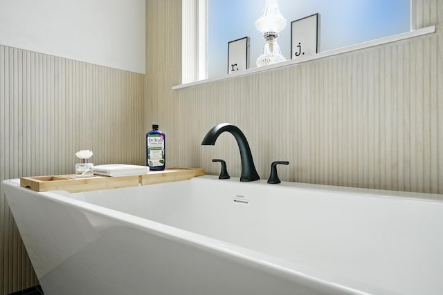 120 Crosswind Trl, Ovalo, TX 79541 - full bathroom featuring a freestanding tub, plenty of natural light, and a sink
