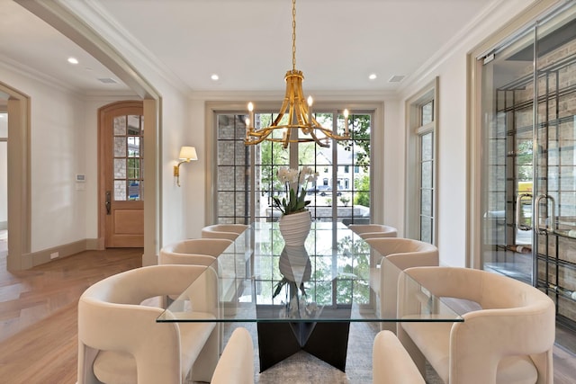 3626 University Blvd, University Park, TX 75205 - dining area featuring a chandelier, ornamental molding, baseboards, and recessed lighting