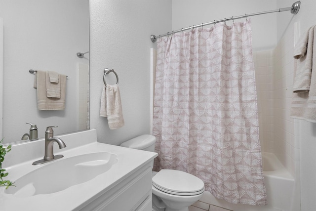 10149 Red Bluff Ln, Fort Worth, TX 76177 - full bath with toilet, vanity, and shower / tub combo