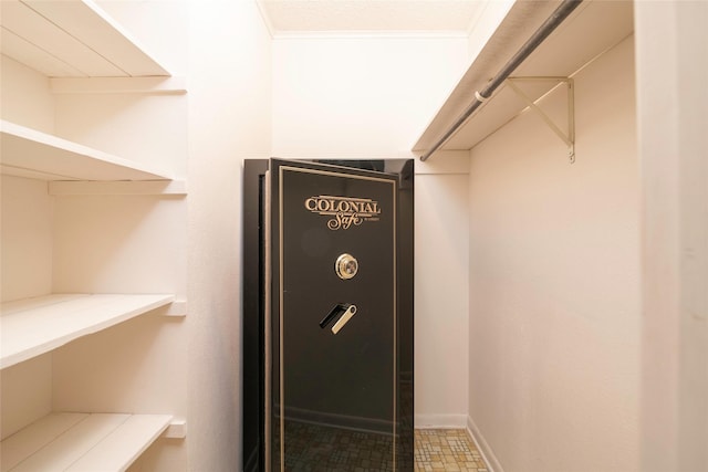 321 Evangeline Dr, Elm Grove, LA 71051 - view of spacious closet