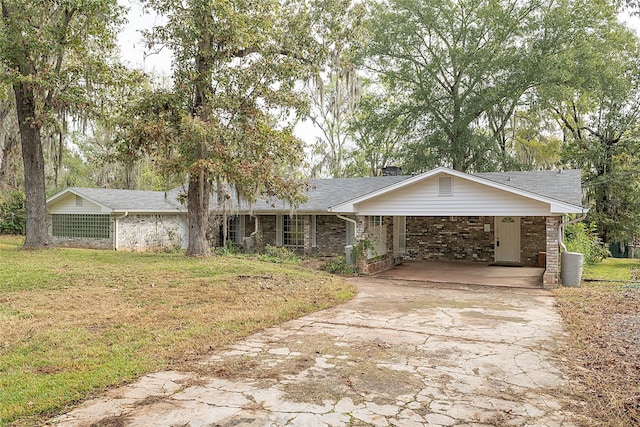 321 Evangeline Dr, Elm Grove, LA 71051 - single story home featuring concrete driveway, a front lawn, and brick siding
