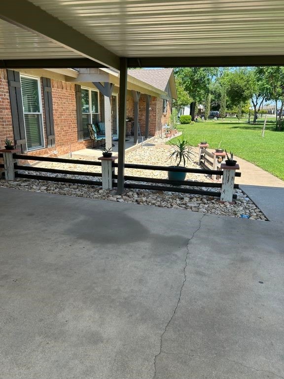 5004 Blackstone Dr, River Oaks, TX 76114 - view of patio / terrace