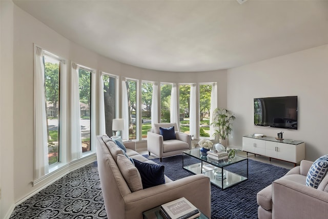 2508 Oak Manor Ct, Arlington, TX 76012 - living area featuring baseboards
