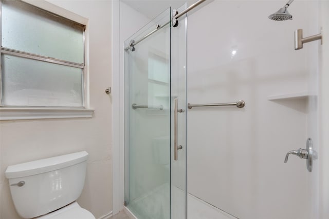 2508 Oak Manor Ct, Arlington, TX 76012 - full bath with a stall shower and toilet