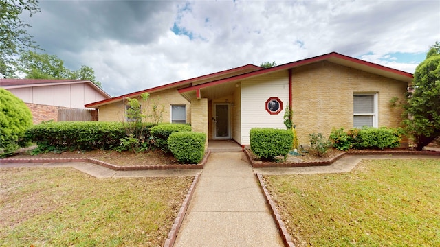 2810 Dove Meadow Dr, Garland, TX 75043 - ranch-style home featuring a front yard
