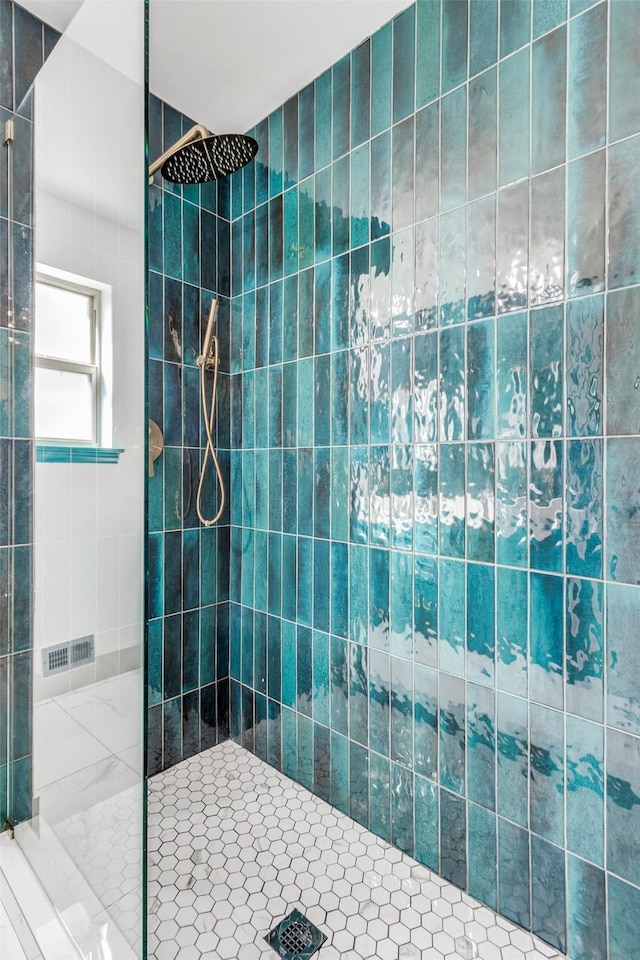 7728 La Bolsa, Dallas, TX 75248 - bathroom with a walk in shower