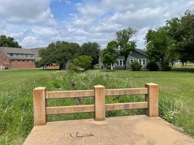 gate with a yard