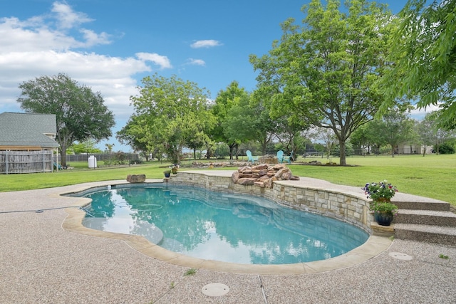 view of outdoor pool