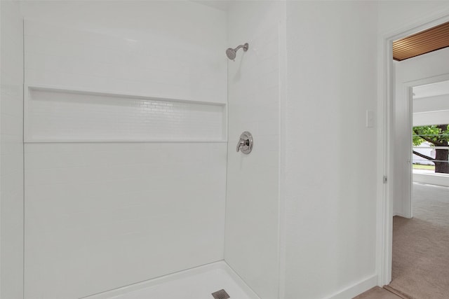 1501 W Day St, Denison, TX 75020 - bathroom with a tile shower