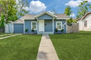 2238 Macon St, Dallas, TX 75215 - view of front of house