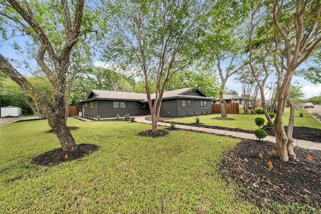 121 Faye St, Lacy Lakeview, TX 76705 - view of yard