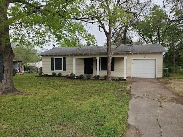 1600 N Frances St, Terrell, TX 75160 - single story home with concrete driveway, a garage, and a front yard