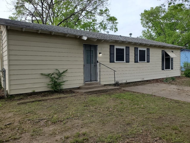 1600 N Frances St, Terrell, TX 75160 - view of front of home with entry steps