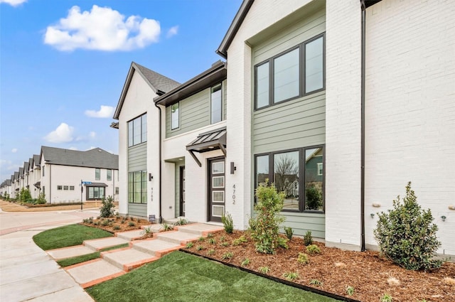 4702 Smokey Quartz Ln, Arlington, TX 76005 - multi unit property featuring a residential view
