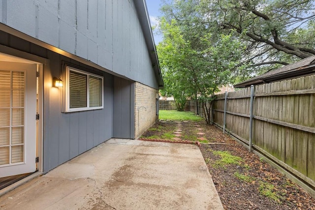 1017 Westminster Ln, Garland, TX 75040 - view of patio featuring a fenced backyard
