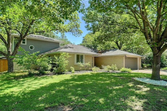1010 Kings Canyon Ct, Grapevine, TX 76051 - view of front facade with an attached garage, a front yard, and concrete driveway