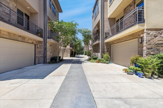 1801 Annex Ave Unit 502, Dallas, TX 75204 - view of concrete alley