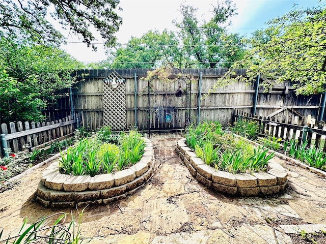 408 Briarwood Dr, Eastland, TX 76448 - view of fenced backyard