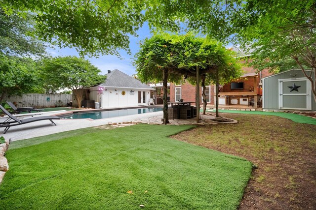 2608 Rivercrest Dr, Arlington, TX 76006 - view of yard featuring a patio area