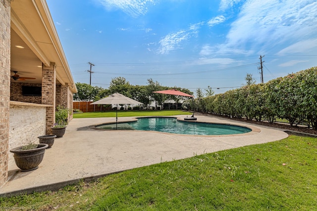 1837 Trail Dr, Rockwall, TX 75087 - view of swimming pool featuring a patio area and ceiling fan
