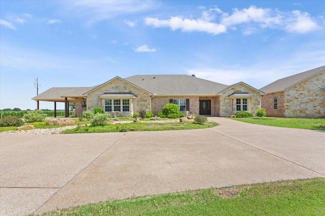 3439 Willow Branch Rd, Mcgregor, TX 76657 - ranch-style house featuring stone siding