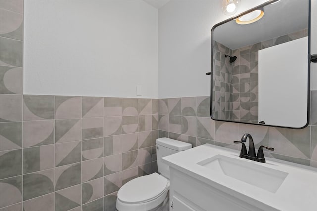 698 County Road 3825, Bridgeport, TX 76458 - full bath with tile walls, toilet, vanity, and a shower