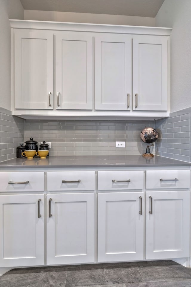 15720 Redgrave Dr, Fort Worth, TX 76247 - bar with backsplash