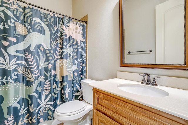 4701 Trevor Trl, Grapevine, TX 76051 - full bath with toilet, vanity, and a shower with shower curtain