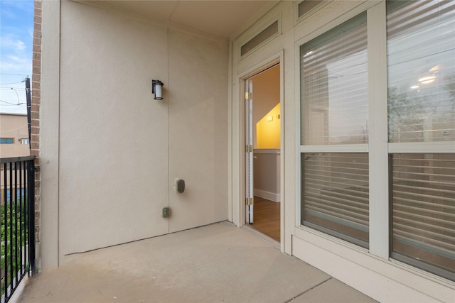 1317 Palm Canyon Dr, Dallas, TX 75204 - view of patio / terrace