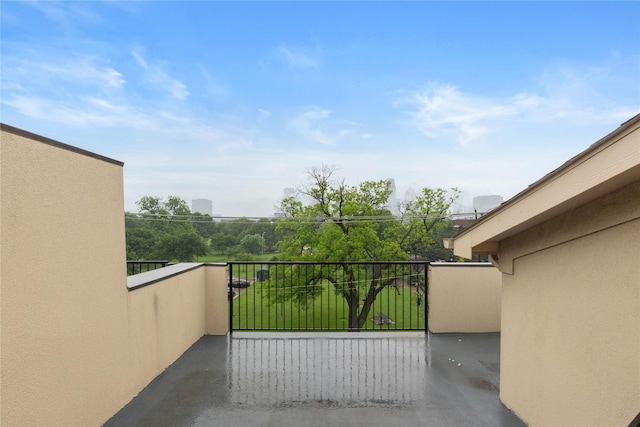 1317 Palm Canyon Dr, Dallas, TX 75204 - view of balcony