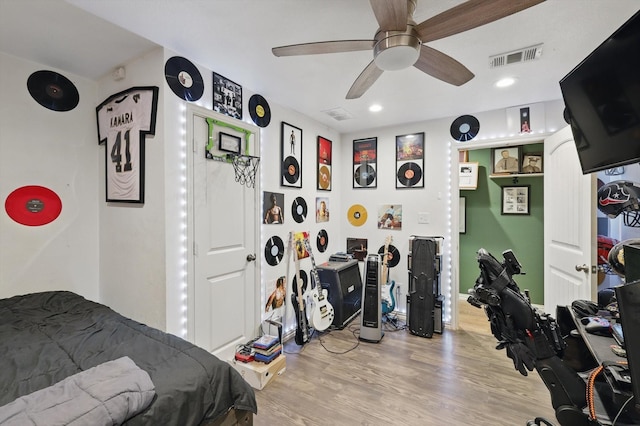 104 Radecke Rd, Krum, TX 76249 - bedroom featuring light wood-style floors, recessed lighting, and ceiling fan