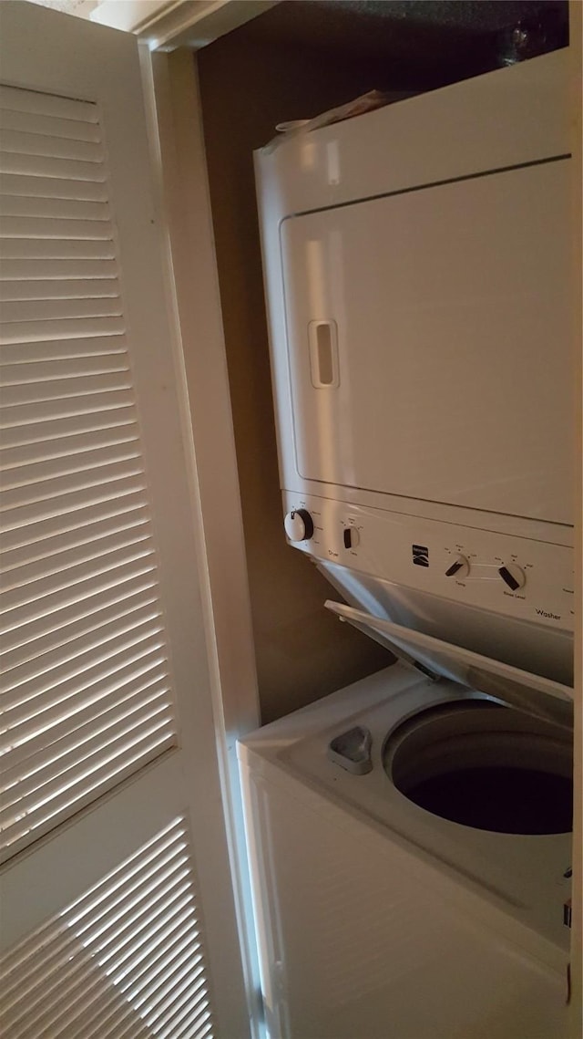 218 N Texas Blvd, Denton, TX 76201 - laundry room with stacked washer and clothes dryer