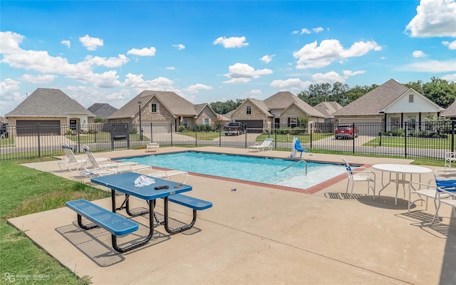 345 Coppice Pl, Bossier City, LA 71111 - community pool with a residential view and a patio area