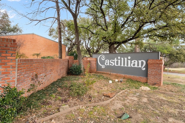 534 E Ave J Unit A, Grand Prairie, TX 75050 - community / neighborhood sign featuring fence