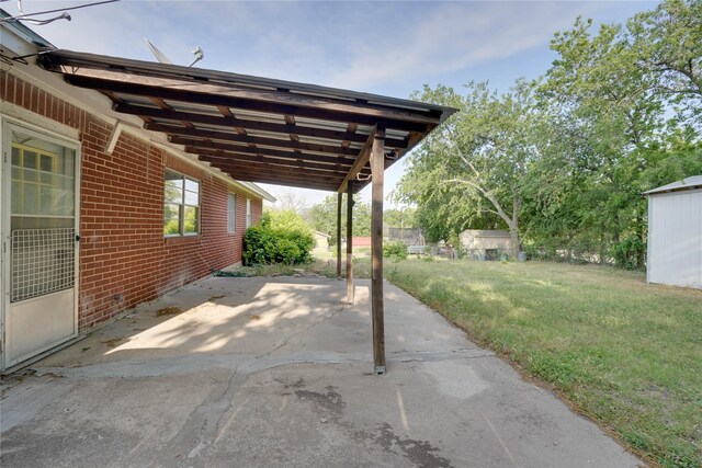 8113 Tumbleweed Trl, White Settlement, TX 76108 - view of patio with a carport