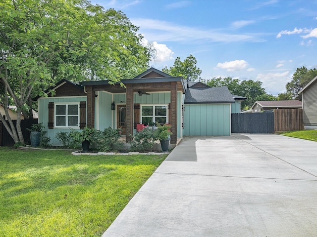 904 S Brazos St, Weatherford, TX 76086 - view of front of house featuring concrete driveway and a porch