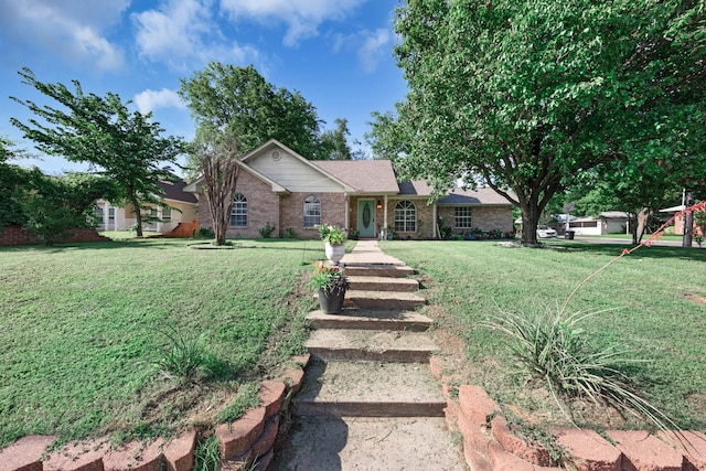 400 Houston St, Sulphur Springs, TX 75482 - single story home with a front yard and brick siding