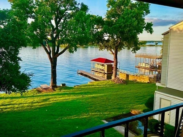 390 Driftwood Ct Unit 3B-1, Azle, TX 76020 - water view featuring a dock and boat lift