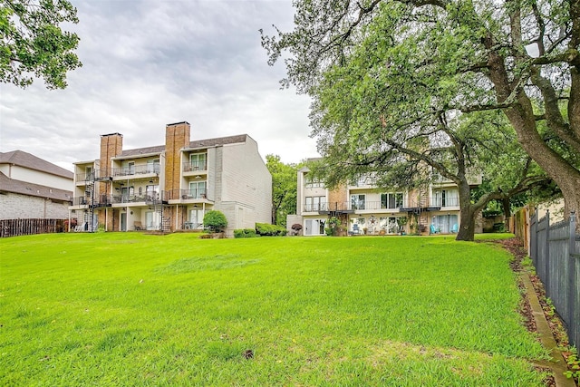 390 Driftwood Ct Unit 3B-1, Azle, TX 76020 - view of yard