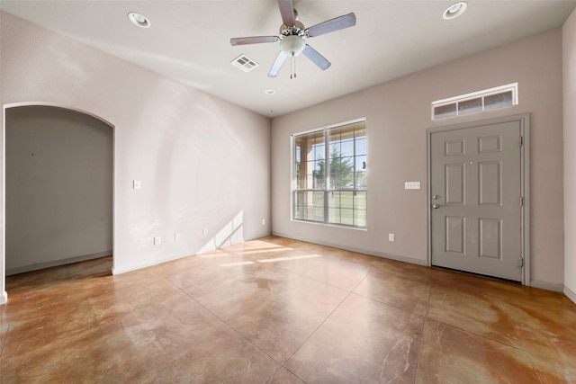 300 Morris St, Riesel, TX 76682 - entrance foyer with arched walkways, a ceiling fan, recessed lighting, and finished concrete flooring