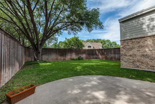 2701 W Prairie Creek Dr, Richardson, TX 75080 - view of yard with a patio