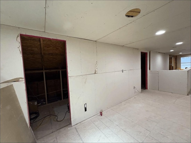 8207 Double Bridge Rd, Mabank, TX 75156 - spare room with recessed lighting