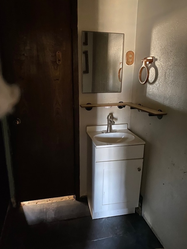 501 S Clay St, Henrietta, TX 76365 - bathroom featuring vanity