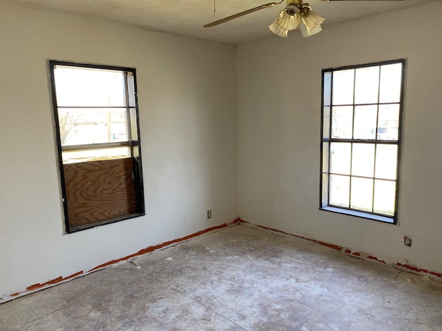 501 S Clay St, Henrietta, TX 76365 - empty room featuring healthy amount of natural light and ceiling fan