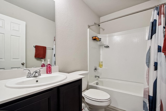 115 Rock Creek Ln, Terrell, TX 75160 - full bath with toilet, shower / tub combo, vanity, and a textured wall